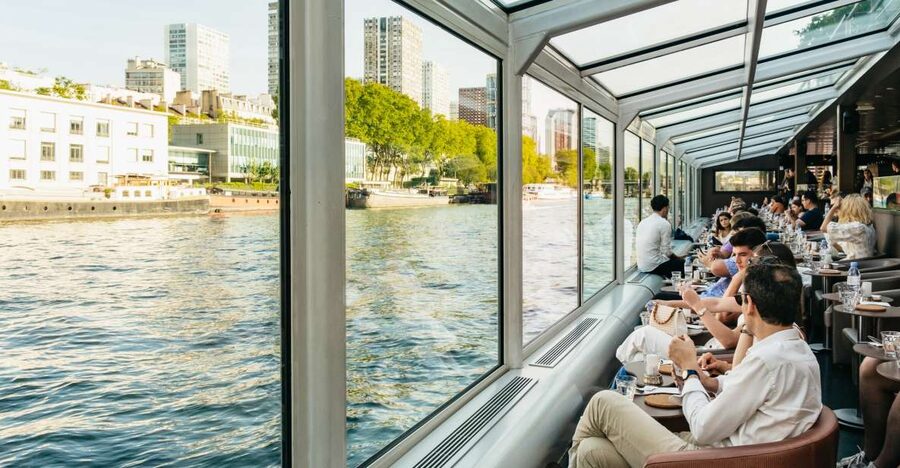Paris: Seine River Panoramic Views Dinner Cruise - Notre Dame, the Conciergerie, and Île Saint-Louis