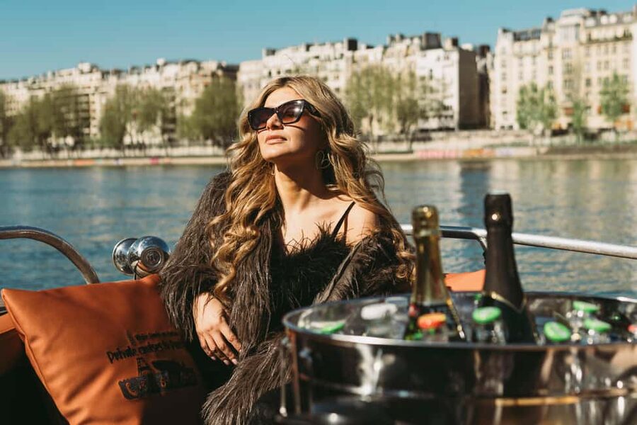Paris: Seine River Private Cruise - Why a small Seine boat can be the right choice