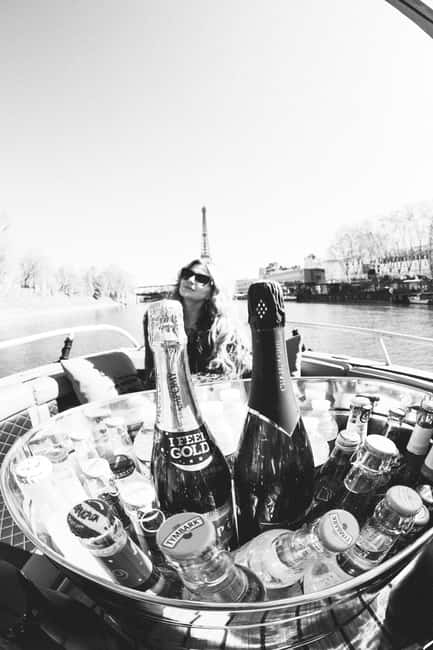 Paris: Seine River Private Cruise - Starting at Port Javel Haut