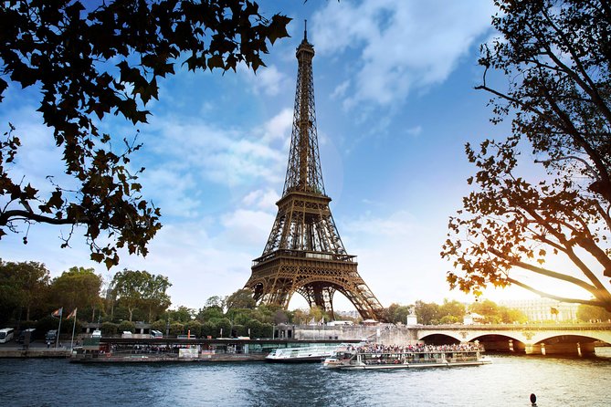 Paris Seine River Sightseeing Cruise with Commentary by Bateaux Parisiens - Starting beneath the Eiffel Tower