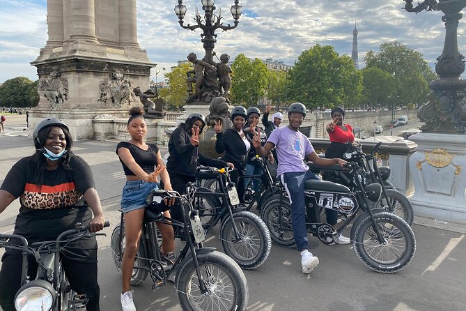 Paris Sightseeing Family Friendly Guided Electric Bike Tour - The Seine islands and Notre-Dame