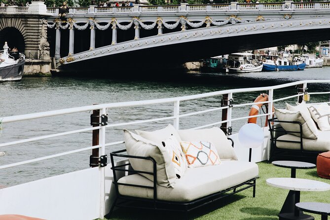 Paris Theo Boat Seine River Italian Trattoria Style Dinner Cruise - A Seine dinner with the Eiffel Tower as your backdrop