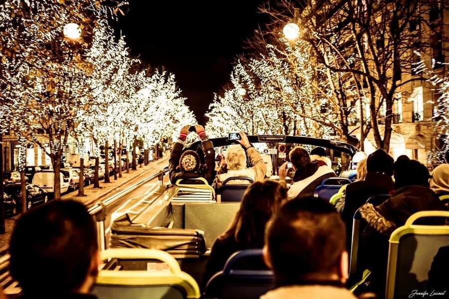 Paris: Tootbus Open-Top Christmas Bus Tour - Who will enjoy this ride most