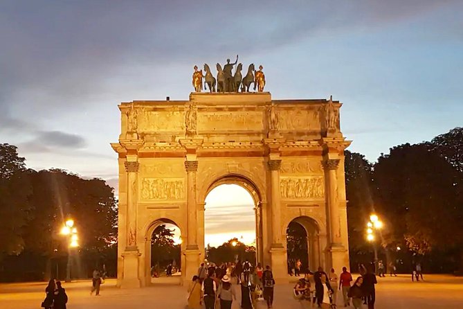 Paris Top Sights Half Day Walking Tour with a Fun Guide - A fast orientation from Montmartre to central Paris