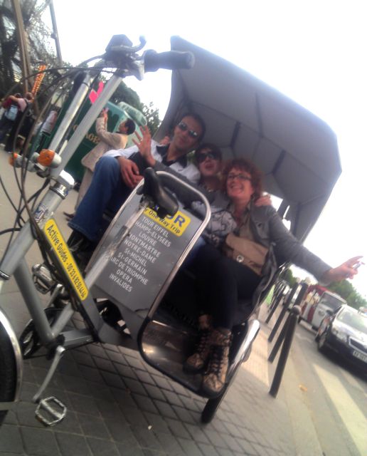 Paris Tuk-Tuk: 2, 4 or 6H First Highlights & Parisian Areas - Montmartre, from city streets to village atmosphere