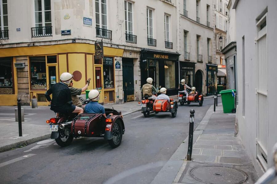Paris Vintage Sidecar Premium & Private Half-Day Tour - What the guide adds to the ride