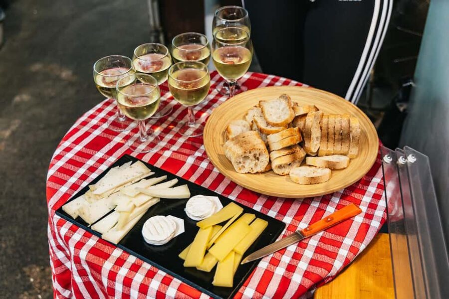 Paris: Walking Food Tour with Cheese, Wine and Delicacies - Key points to know before you book
