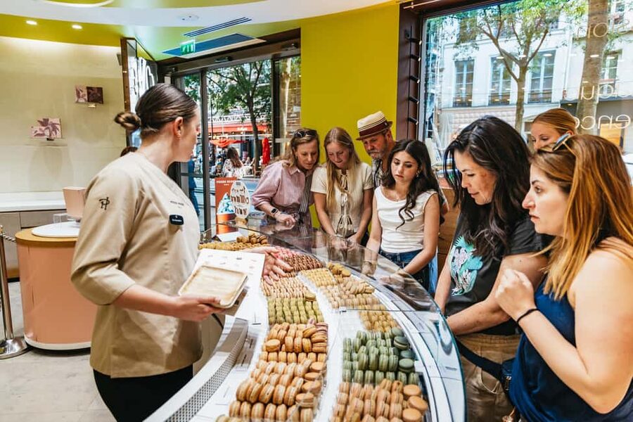 Paris: Walking Food Tour with Cheese, Wine and Delicacies - Starting in Le Marais with a local food guide