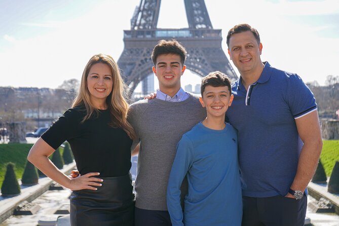 Photo Session in Paris - Photographer at the Eiffel Tower - Why this short Eiffel Tower session works