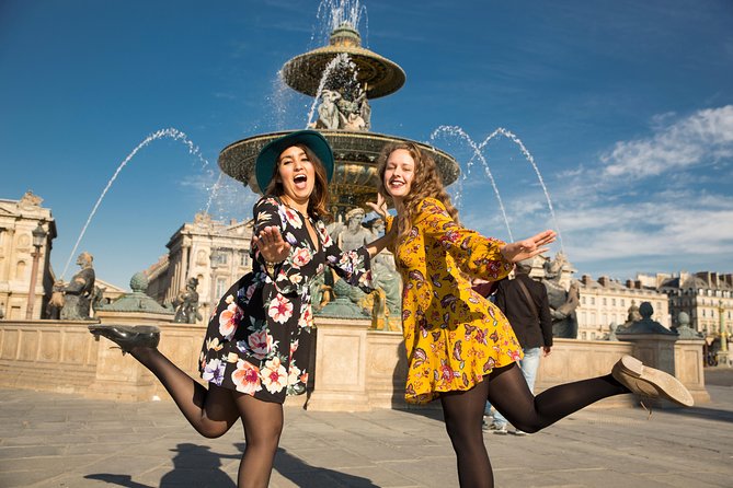 PRIVATE TOUR: Highlights & Hidden Gems of Paris With Locals - A private start near the Louvre