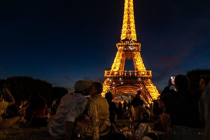 PRIVATE TOUR: Highlights & Hidden Gems of Paris With Locals - Grand Palais, Petit Palais, and Pont Alexandre III