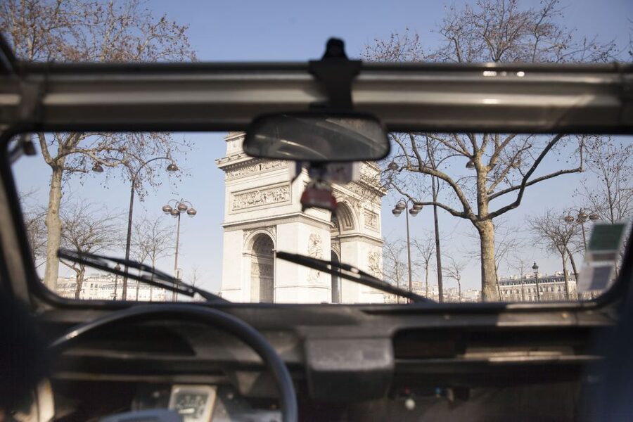 Romantic Paris Vintage Citroën 2CV Tour - Timing, traffic, and comfort