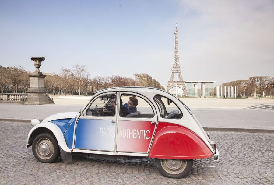 Romantic Paris Vintage Citroën 2CV Tour - From your hotel to the Eiffel Tower
