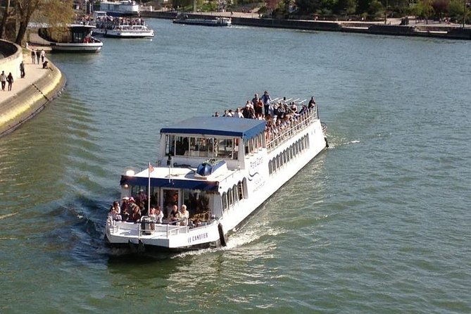 Seine River Cruise and Paris Canals Tour - Footbridges, lift bridges, and canal neighborhoods