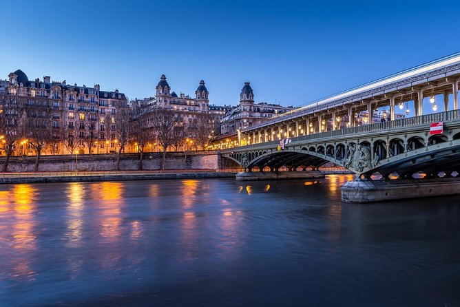 Seine River Cruise & French Crepe Tasting by the Eiffel Tower - The crêpe stop at Les Terrasses du Trocadéro