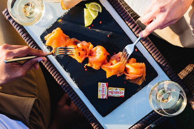 Seine River Dinner Cruise with Live Singer by VIP Yacht de Paris - Dinner, drinks, and the long pre-meal wait