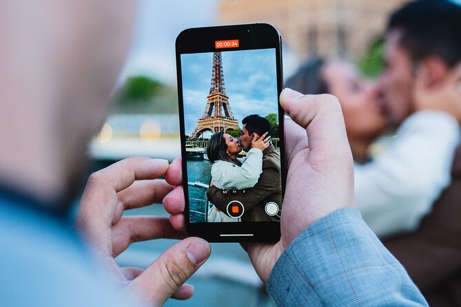 Seine River Dinner Cruise with Live Singer by VIP Yacht de Paris - Final verdict: book it for the mood, not the commentary