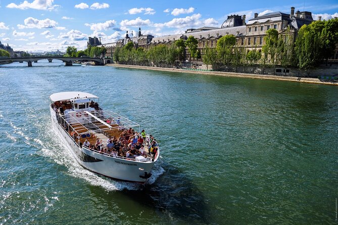 Seine River Guided Cruise by Vedettes de Paris - The Louvre, Place de la Concorde, and the return route