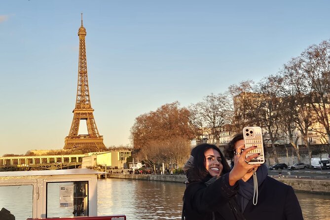 Seine River Sightseeing Guided Cruise by Vedettes du Pont Neuf - Choosing between day, sunset, and night