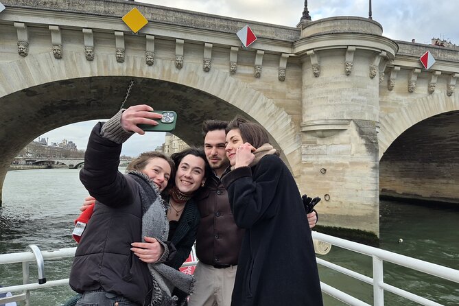 Seine River Sightseeing Guided Cruise by Vedettes du Pont Neuf - What you see during the one-hour route