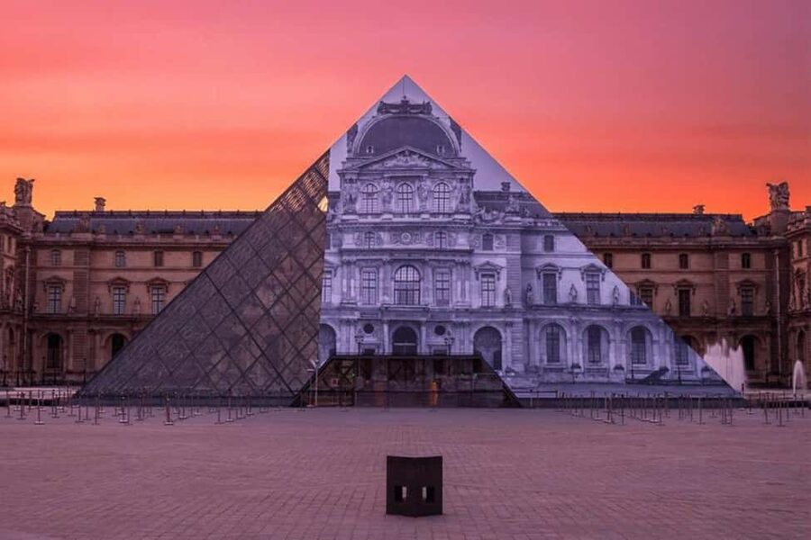 Skip-the-Line Louvre Museum Tour with Artist - Meeting at the Kiosque des Noctambules