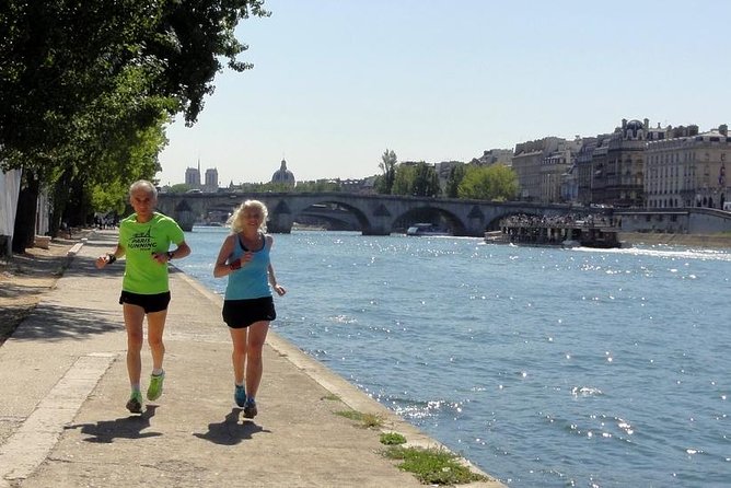 Sports, fun and educational discovery of Paris - Starting at the Louvre and Tuileries Garden