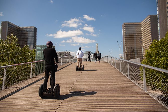 Street Art tour in Paris - Discover Paris murals ! - Learning the Segway before the murals