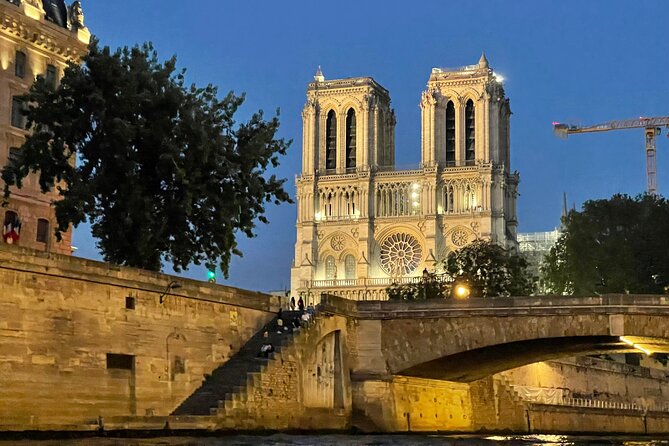 Top Private Cruises in Paris with French Champagne and surprises - Louvre, Notre-Dame, and the bridges