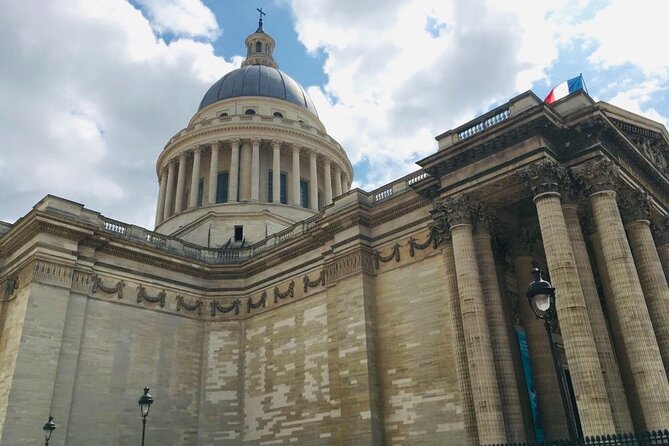 Treasure Hunt in Paris – From the Panthéon to the Louvre - Crossing the Seine toward Place Dauphine