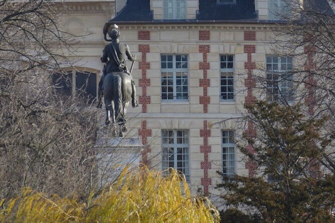 Treasure Hunt in Paris – From the Panthéon to the Louvre - Why families may like this format