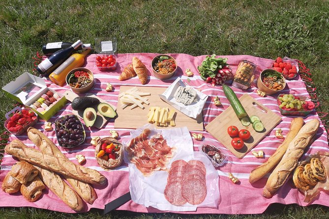 Versailles Bike Tour with Market, Gardens & Guided Palace Tour - Picnic beside the Grand Canal