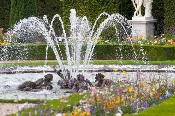 Versailles Château and Gardens Walking Tour from Paris by Train - Meeting in Paris and riding the RER