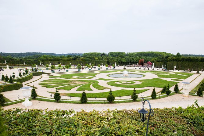 Versailles Château and Gardens Walking Tour from Paris by Train - The Hall of Mirrors and royal apartments