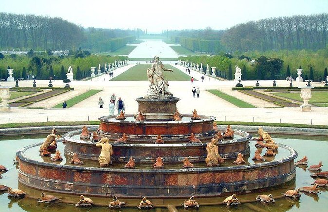 Versailles Domain Audio Guided Half Day Tour from Paris - What this Versailles trip really offers