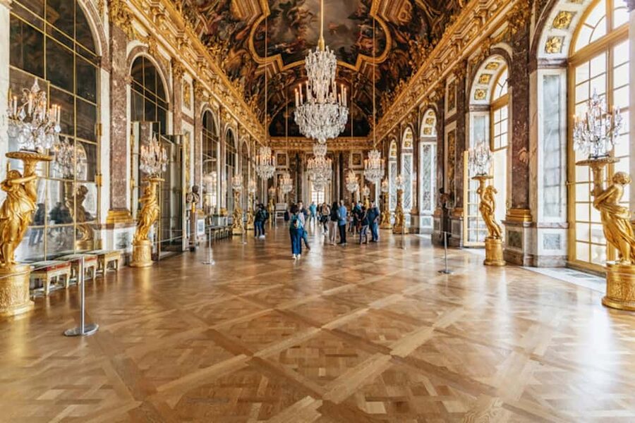 Versailles: Entry ticket & Private Apartments VIP Tour - Who should book this Versailles tour?