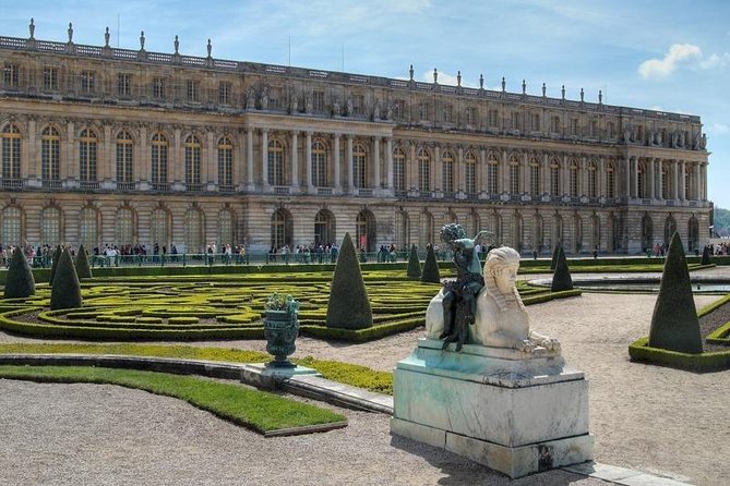 Versailles Guided Visit – Hotel Pickup, Meeting Point or None - Group sizes and the feel of each option