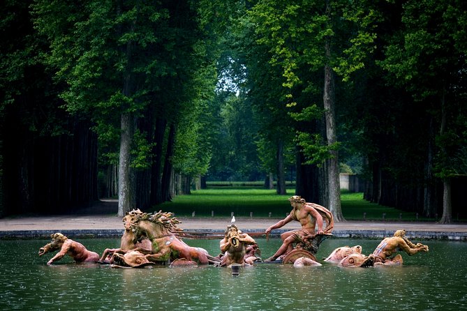 Versailles Palace and Gardens Half Day Guided Tour from Paris - Meeting in Paris and riding to Versailles