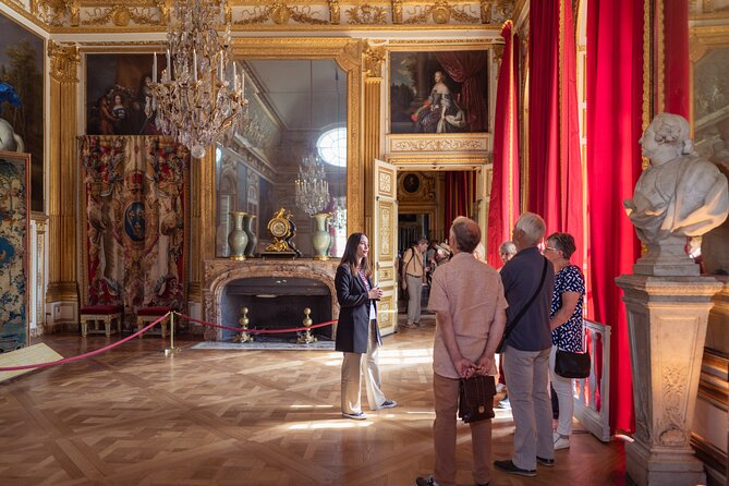 Versailles Palace and Gardens Tour by Train from Paris - Entering Versailles without the longest queue