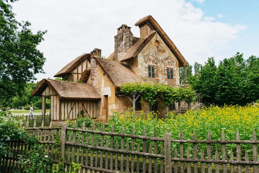 Versailles: Palace, Gardens & Marie Antoinette’s Estate Tour - Why this full-day Versailles tour makes sense