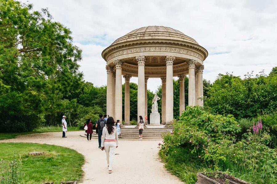 Versailles: Palace, Gardens & Marie Antoinette’s Estate Tour - Who should book this tour