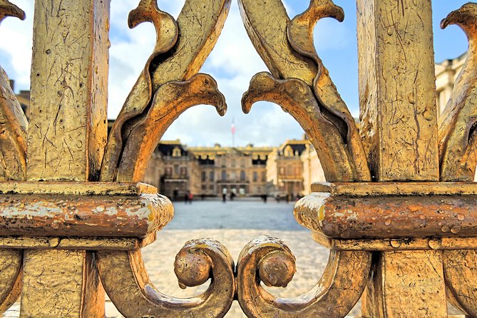Versailles Palace & Gardens Tour with Transport from Paris - Guided or self-guided: which version suits you?