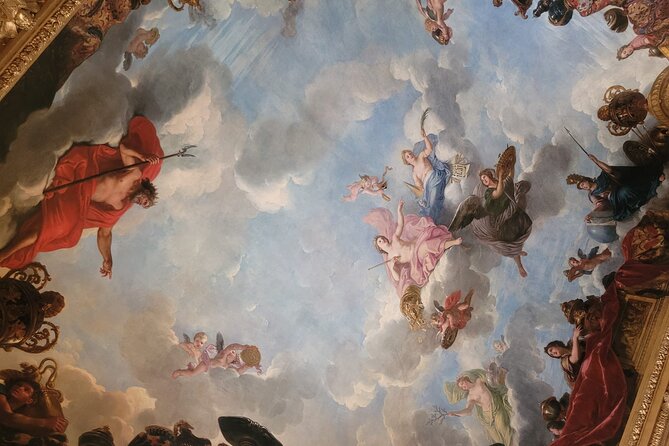 Versailles Palace Guided Tour with Gardens Access - Exploring the gardens after the palace
