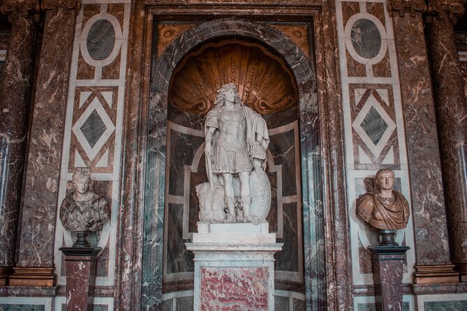Versailles Palace Guided Tour with Reserved Entry - Timing, group size, and comfort