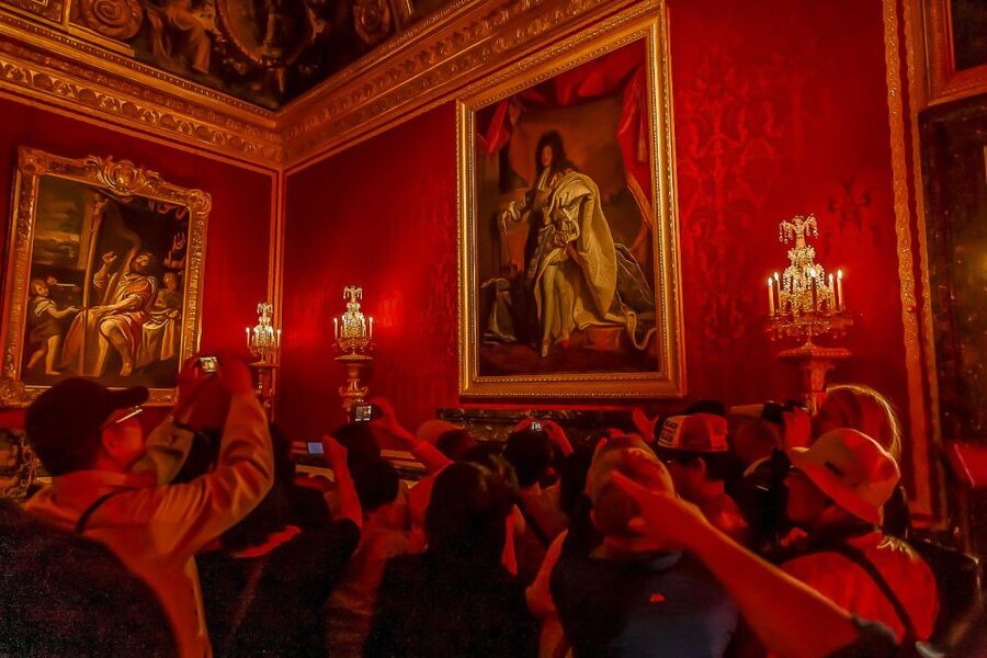 Versailles: Palace of Versailles Skip-the-Line Guided Tour - The Hall of Mirrors and its historic setting