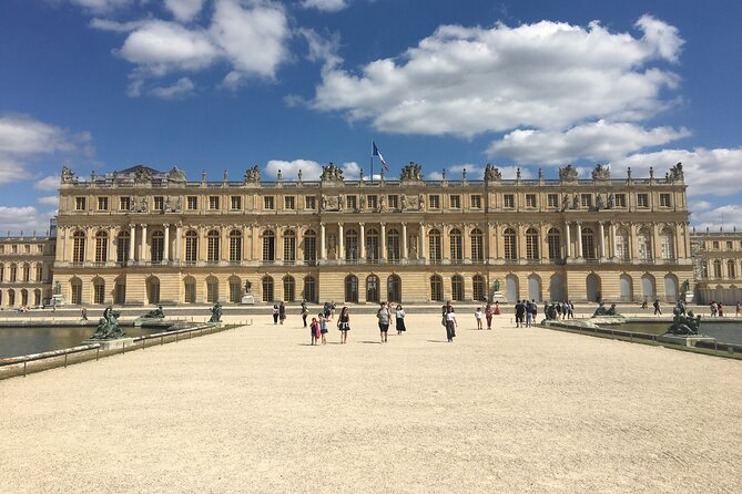 Versailles Palace Private Tailored Guided Tour With Hotel Pickup - Forty-five minutes in the Versailles gardens