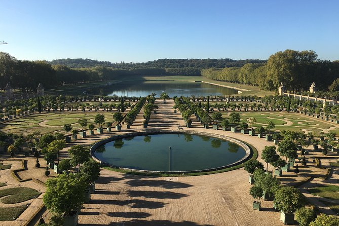 Versailles Palace Private Tailored Guided Tour With Hotel Pickup - The guide makes the difference