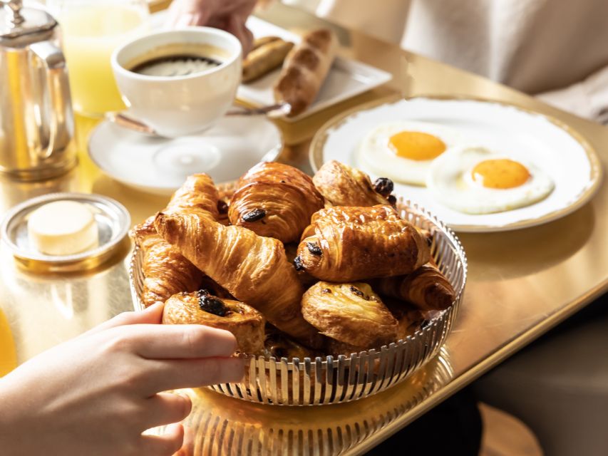 Versailles Palace Skip-the-Line Entrance and Breakfast - Exploring the palace after breakfast