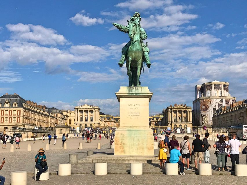 Versailles: Skip-the-Line Guided Palace Tour and Full Access - Why a guide helps inside Versailles