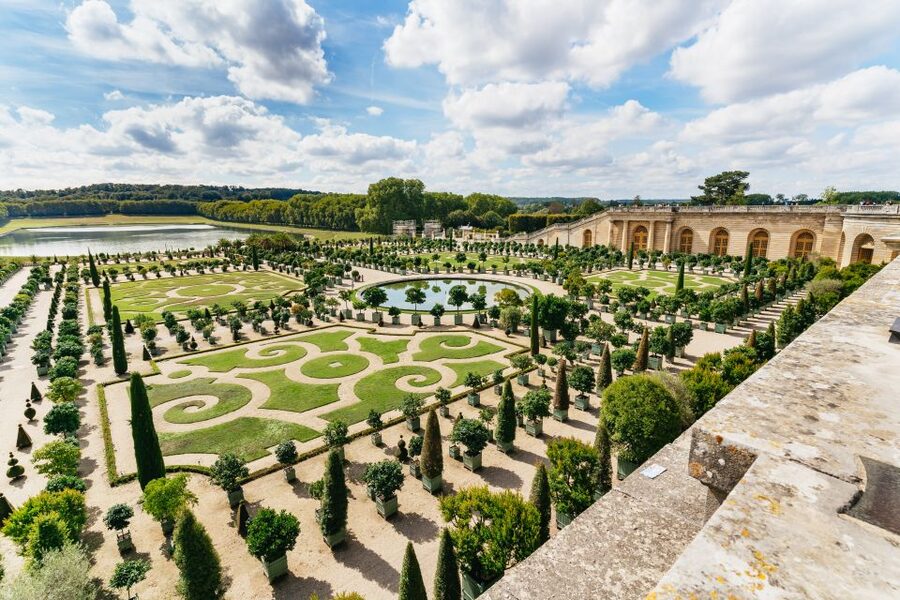 Versailles: Skip-the-Line Tour of Palace with Gardens Access - Key points at a glance