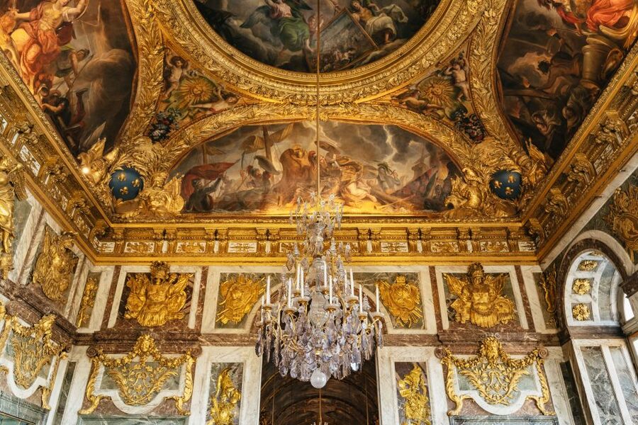 Versailles: Skip-the-Line Tour of Palace with Gardens Access - Meeting your guide near Versailles